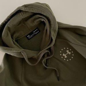 Under Armour Hoodie in Olive Green